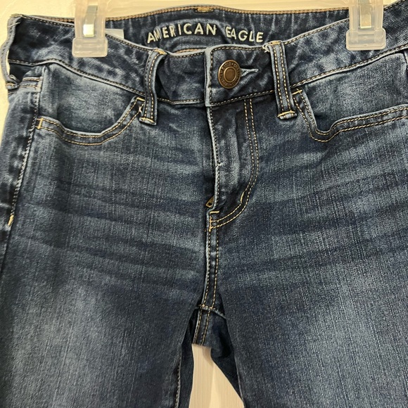 Size 2 American Eagle Jeans - Picture 2 of 6